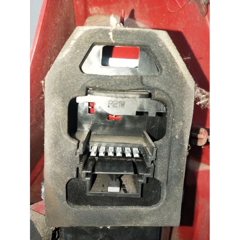 Recambio de piloto trasero izquierdo para renault clio ii (bb_, cb_) 1.2 (bb0a, bb0f, bb10, bb1k, bb28, bb2d, bb2h, cb0a,... ref