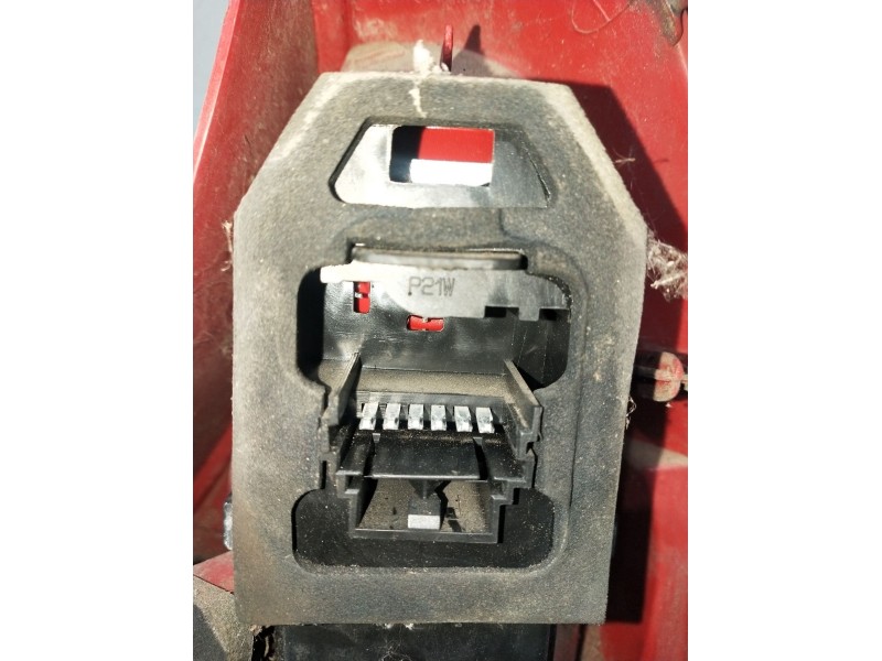 Recambio de piloto trasero izquierdo para renault clio ii (bb_, cb_) 1.2 (bb0a, bb0f, bb10, bb1k, bb28, bb2d, bb2h, cb0a,... ref