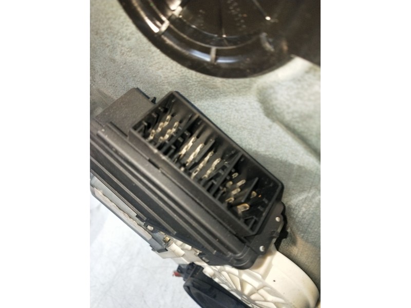 Recambio de elevalunas delantero derecho para seat cordoba (6l2) 1.9 tdi referencia OEM IAM 6L4837752DJ 5P 