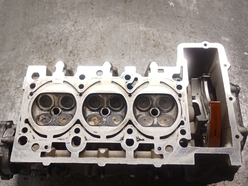 Recambio de culata para audi a6 avant (4f5) 2.4 quattro referencia OEM IAM BDW 06E103374A DERECHA