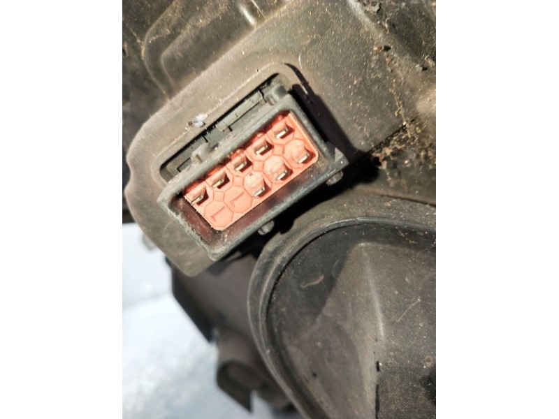 Recambio de faro derecho para opel vectra c berlina club referencia OEM IAM   03 FARO PARA PULIR