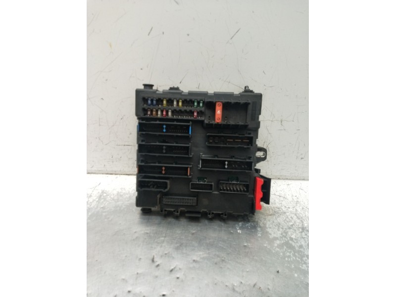 Recambio de caja reles / fusibles para opel vectra c berlina club referencia OEM IAM 13170892 519047104 00335040 03