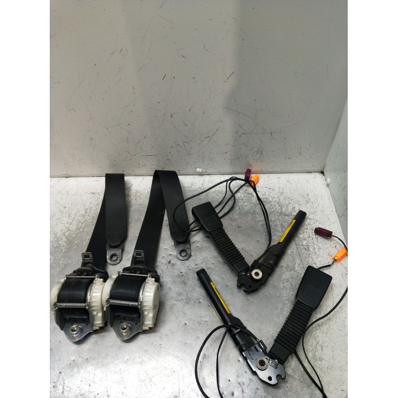 Recambio de juego cinturones delantero para ford focus ii (da_, hcp, dp) 1.6 tdci referencia OEM IAM   05 5P