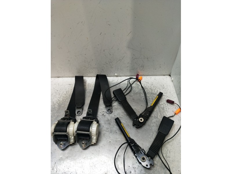 Recambio de juego cinturones delantero para ford focus ii (da_, hcp, dp) 1.6 tdci referencia OEM IAM   05 5P