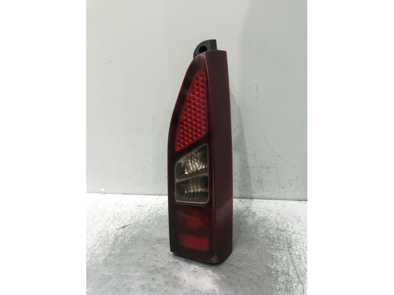 Recambio de piloto trasero derecho para peugeot partner tepee 1.6 bluehdi 100 referencia OEM IAM   