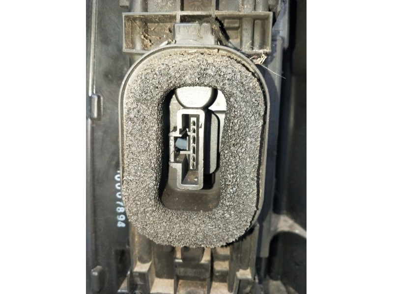 Recambio de piloto trasero derecho para peugeot partner tepee 1.6 bluehdi 100 referencia OEM IAM   