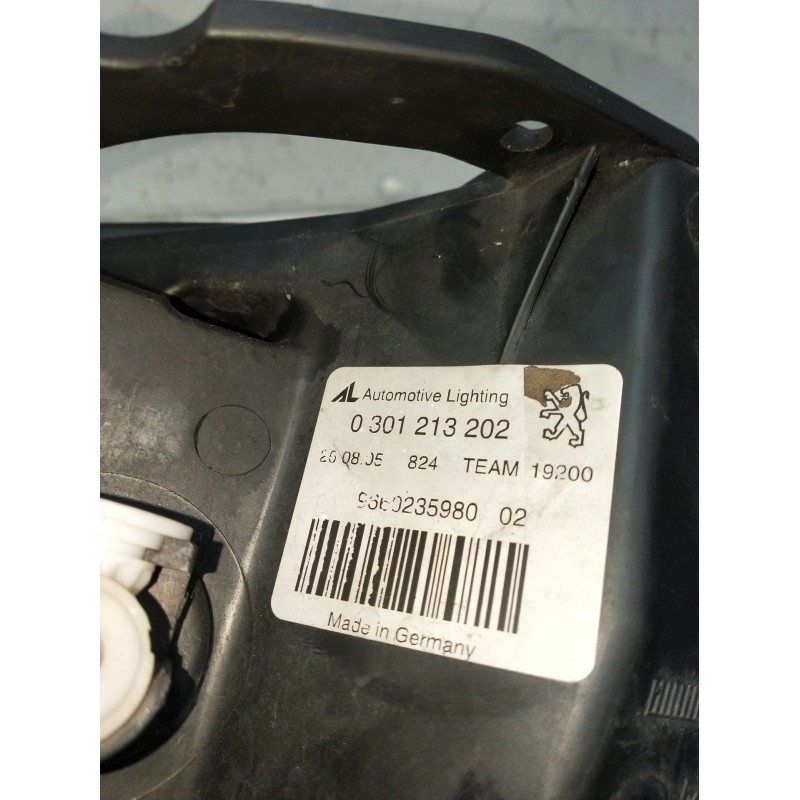 Recambio de faro derecho para peugeot 407 (6d_) 2.0 hdi 135 (6drhrh, 6drhre, 6drhrg, 6drhrj) referencia OEM IAM 9660235980 03012