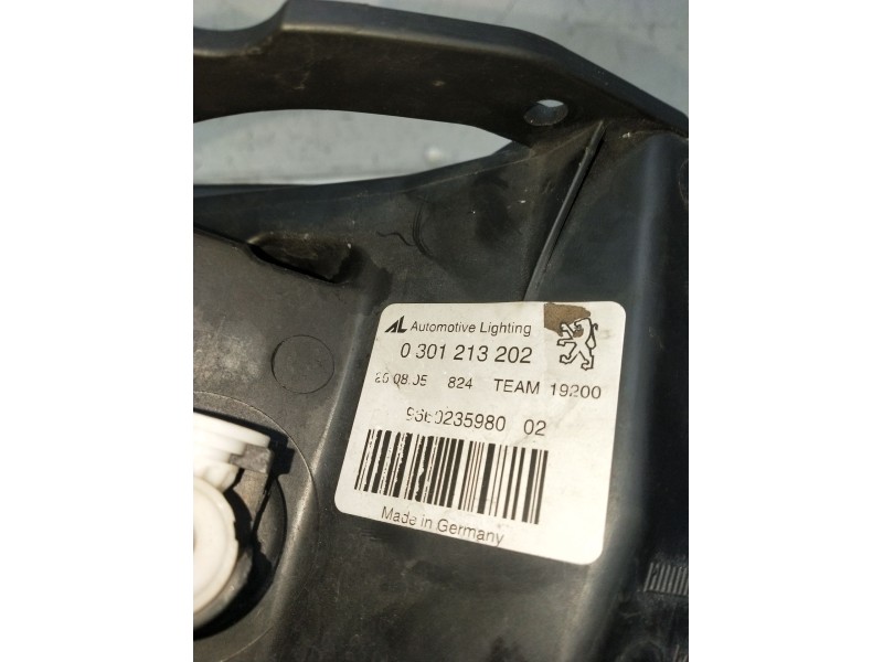Recambio de faro derecho para peugeot 407 (6d_) 2.0 hdi 135 (6drhrh, 6drhre, 6drhrg, 6drhrj) referencia OEM IAM 9660235980 03012