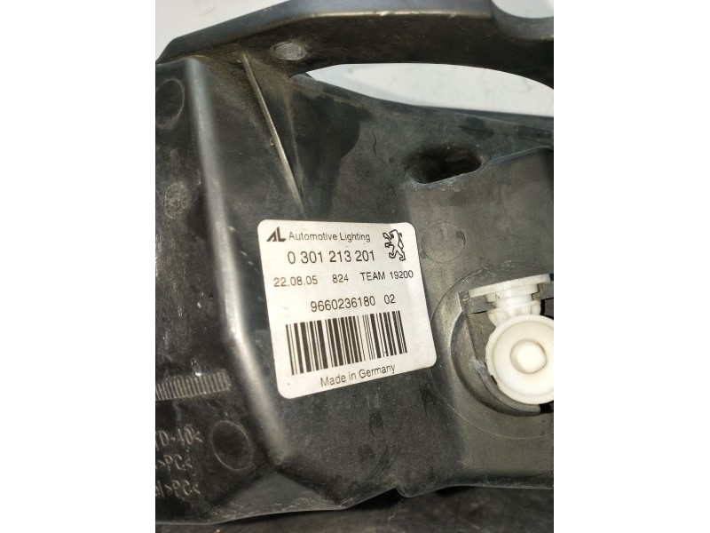 Recambio de faro izquierdo para peugeot 407 (6d_) 2.0 hdi 135 (6drhrh, 6drhre, 6drhrg, 6drhrj) referencia OEM IAM 9660236180 030