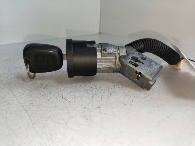 Recambio de conmutador de arranque para peugeot 107 rc-line referencia OEM IAM N0501412  