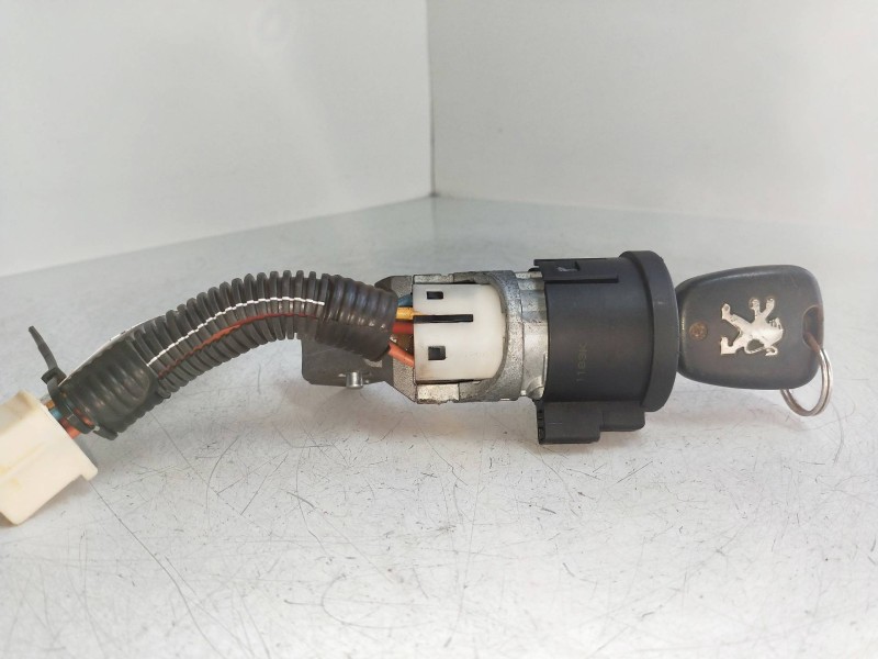 Recambio de conmutador de arranque para peugeot 107 rc-line referencia OEM IAM N0501412  