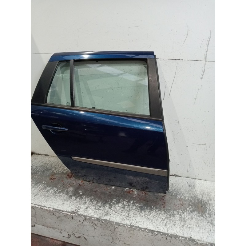 Recambio de puerta trasera derecha para renault laguna ii grandtour (kg0/1_) 1.9 dci (kg0g) referencia OEM IAM   5P 02