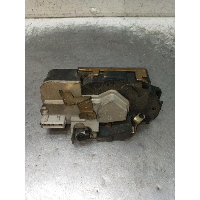 Recambio de motor cierre centralizado trasero izquierdo para peugeot 306 (7b, n3, n5) 1.6 referencia OEM IAM  4P 00