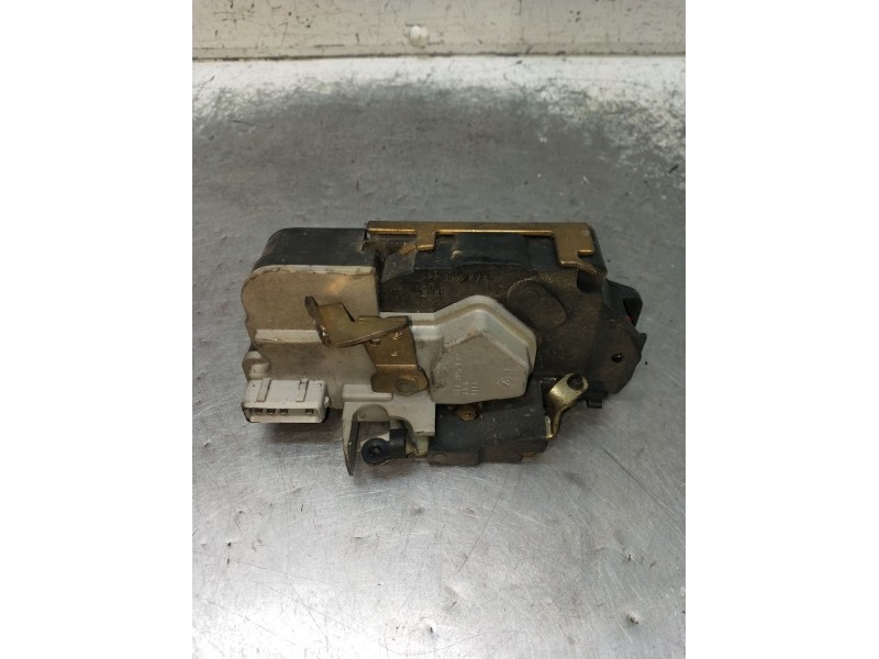 Recambio de motor cierre centralizado trasero izquierdo para peugeot 306 (7b, n3, n5) 1.6 referencia OEM IAM  4P 00