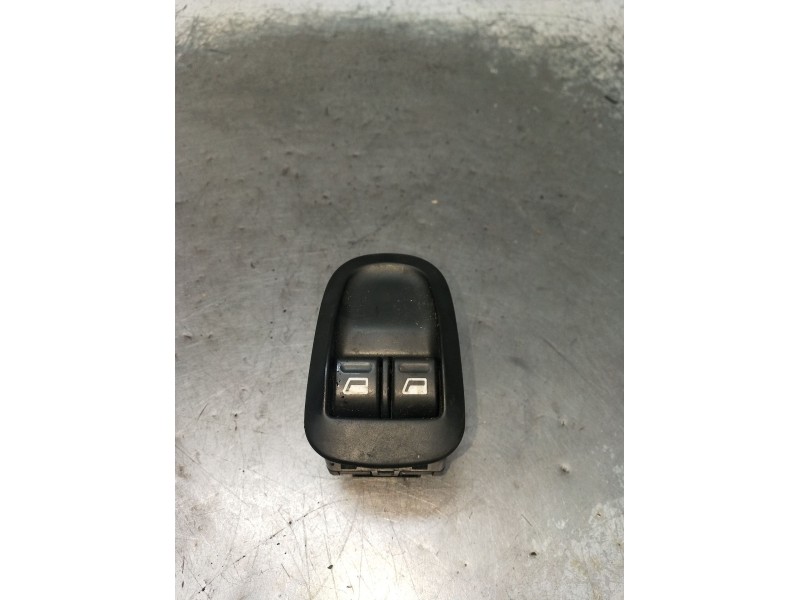 Recambio de mando elevalunas delantero izquierdo para peugeot 306 (7b, n3, n5) 1.6 referencia OEM IAM  4P 00