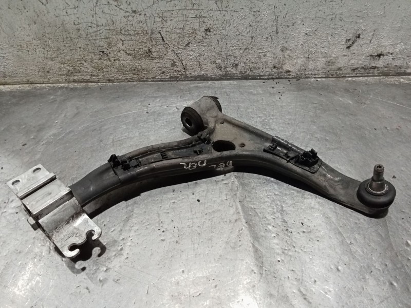Recambio de brazo suspension inferior delantero derecho para mercedes-benz clase cla (w117) shooting brake referencia OEM IAM   