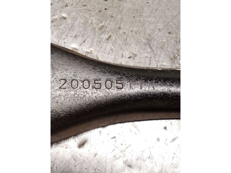 Recambio de brazo suspension inferior trasero derecho para mazda 3 sedán (bk) 1.6 di turbo (bk12y) referencia OEM IAM 20050517N 