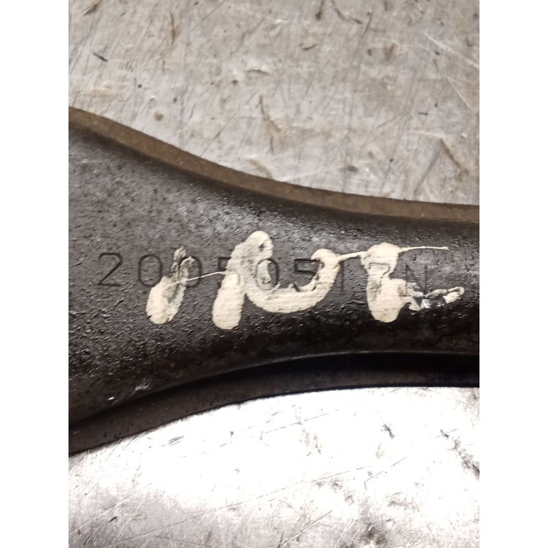 Recambio de brazo suspension inferior trasero izquierdo para mazda 3 sedán (bk) 1.6 di turbo (bk12y) referencia OEM IAM 20050517