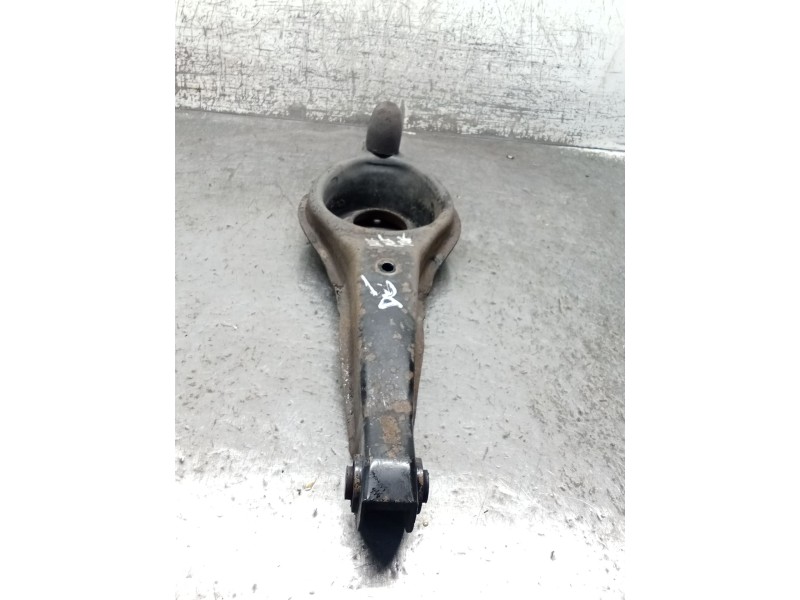 Recambio de brazo suspension inferior trasero derecho para mazda 3 sedán (bk) 1.6 di turbo (bk12y) referencia OEM IAM   04