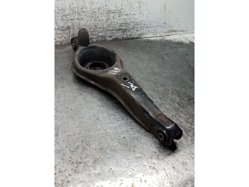 Recambio de brazo suspension inferior trasero derecho para mazda 3 sedán (bk) 1.6 di turbo (bk12y) referencia OEM IAM   04