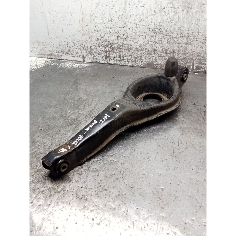Recambio de brazo suspension inferior trasero izquierdo para mazda 3 sedán (bk) 1.6 di turbo (bk12y) referencia OEM IAM   04