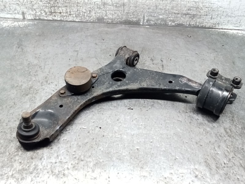 Recambio de brazo suspension inferior delantero izquierdo para mazda 3 sedán (bk) 1.6 di turbo (bk12y) referencia OEM IAM   04