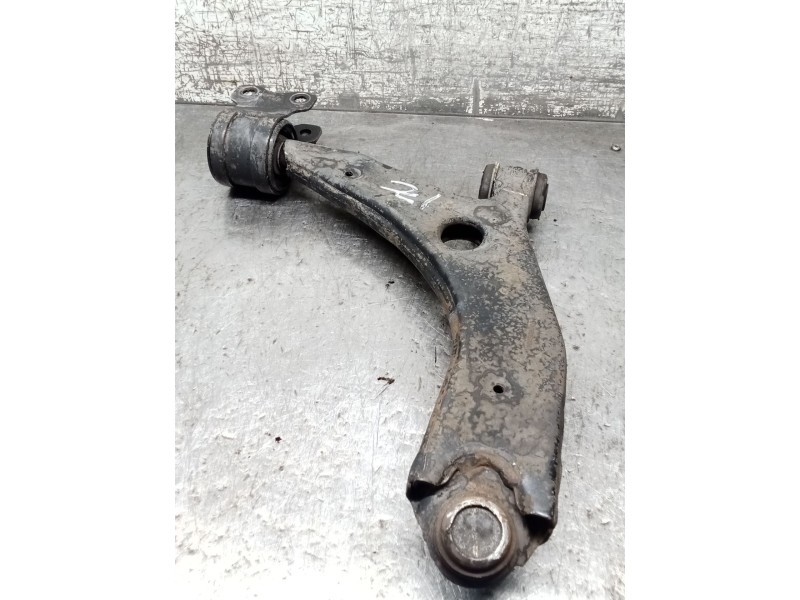 Recambio de brazo suspension inferior delantero izquierdo para mazda 3 sedán (bk) 1.6 di turbo (bk12y) referencia OEM IAM   04
