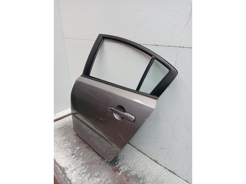 Recambio de puerta trasera izquierda para mazda 3 sedán (bk) 1.6 di turbo (bk12y) referencia OEM IAM   4P 04