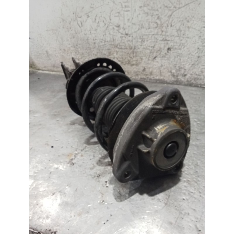 Recambio de amortiguador delantero izquierdo para mercedes-benz clase cla (w117) shooting brake referencia OEM IAM A1763203138  