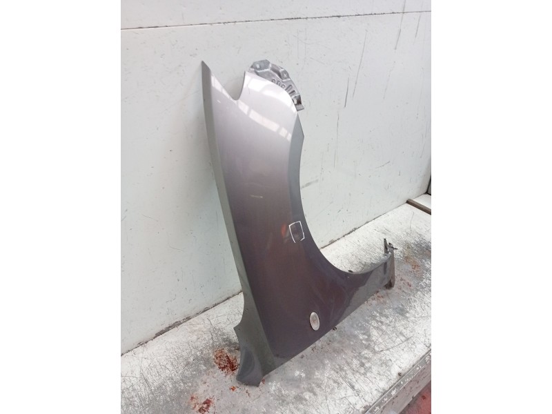 Recambio de aleta delantera derecha para mazda 3 sedán (bk) 1.6 di turbo (bk12y) referencia OEM IAM   4P 04