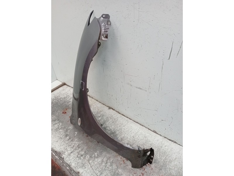 Recambio de aleta delantera derecha para mazda 3 sedán (bk) 1.6 di turbo (bk12y) referencia OEM IAM   4P 04