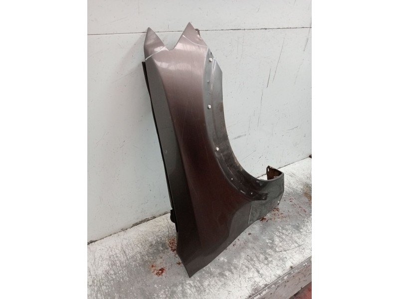 Recambio de aleta delantera derecha para mitsubishi montero (v80/v90) referencia OEM IAM   10 3P