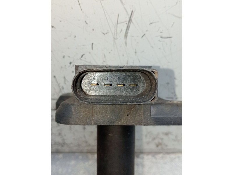 Recambio de bobina encendido para audi a8 (d2) 3.7 v8 32v referencia OEM IAM 06B905115E CM11201 