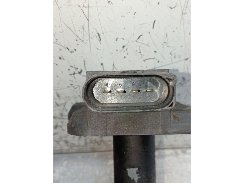 Recambio de bobina encendido para audi a8 (d2) 3.7 v8 32v referencia OEM IAM 06B905115E CM11201 