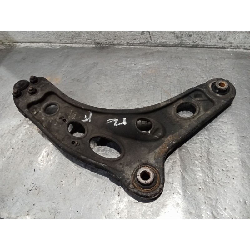 Recambio de brazo suspension inferior delantero izquierdo para nissan primastar furgoneta (x83) 2.0 dci 90 referencia OEM IAM   