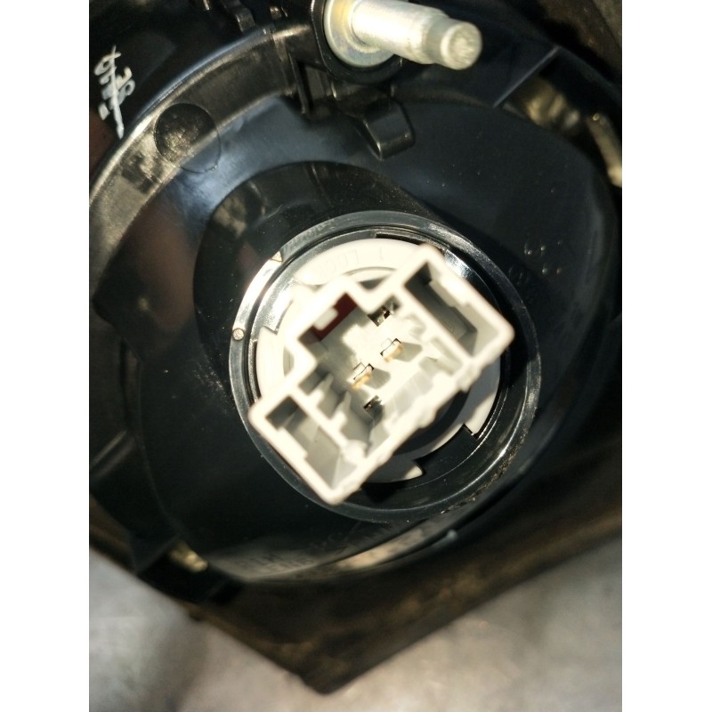 Recambio de piloto trasero izquierdo interior para mazda 3 sedán (bk) 1.6 di turbo (bk12y) referencia OEM IAM   04