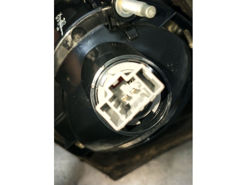 Recambio de piloto trasero izquierdo interior para mazda 3 sedán (bk) 1.6 di turbo (bk12y) referencia OEM IAM   04