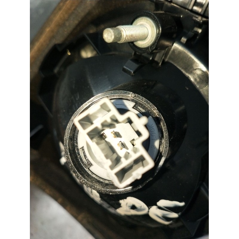 Recambio de piloto trasero derecho interior para mazda 3 sedán (bk) 1.6 di turbo (bk12y) referencia OEM IAM   04