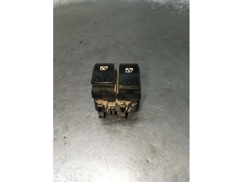 Recambio de mando elevalunas delantero izquierdo para nissan primastar furgoneta (x83) 2.0 dci 90 referencia OEM IAM   06 3P