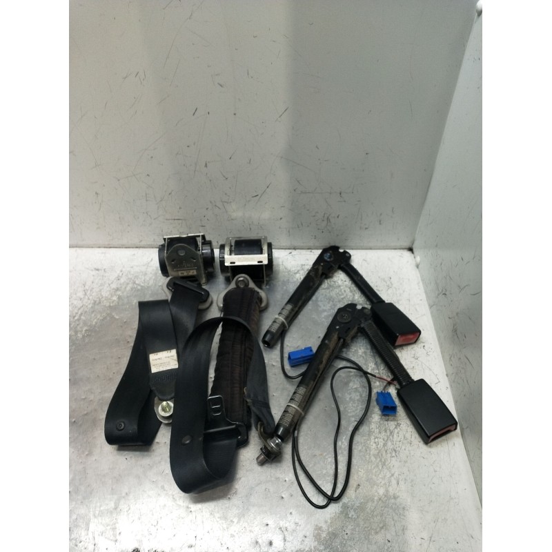 Recambio de juego cinturones delantero para mazda 3 sedán (bk) 1.6 di turbo (bk12y) referencia OEM IAM   04 4P