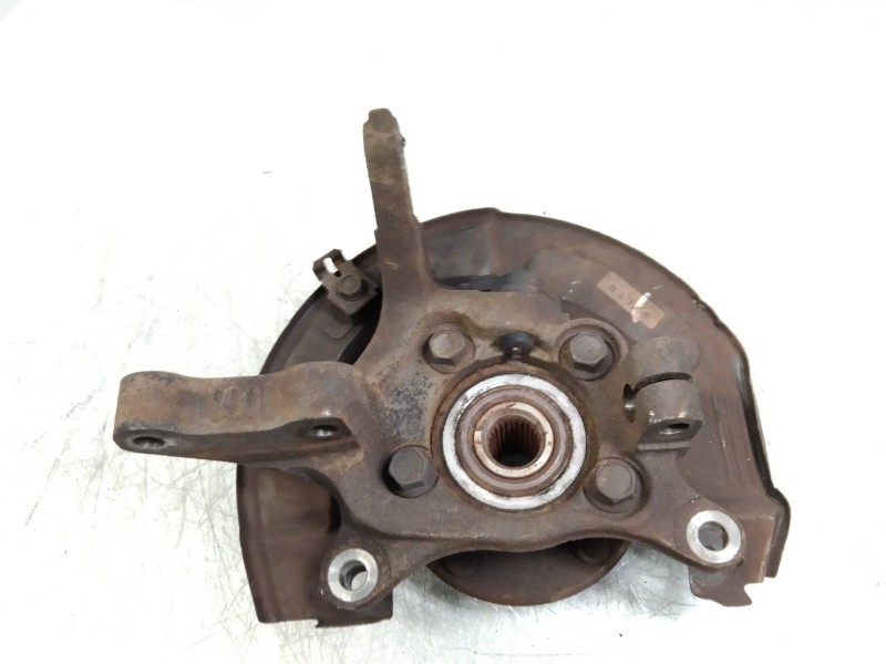 Recambio de mangueta delantera derecha para mitsubishi space wagon (n80/n90) 2,4 glx referencia OEM IAM   