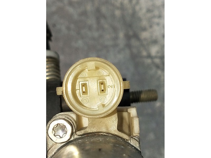 Recambio de elevalunas delantero izquierdo para renault clio ii (bb_, cb_) 1.2 16v (bb05, bb0w, bb11, bb27, bb2t, bb2u, bb2v, cb