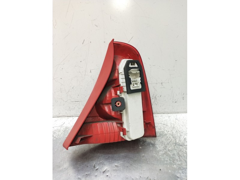 Recambio de piloto trasero izquierdo para renault clio ii (bb_, cb_) 1.2 16v (bb05, bb0w, bb11, bb27, bb2t, bb2u, bb2v, cb05,...