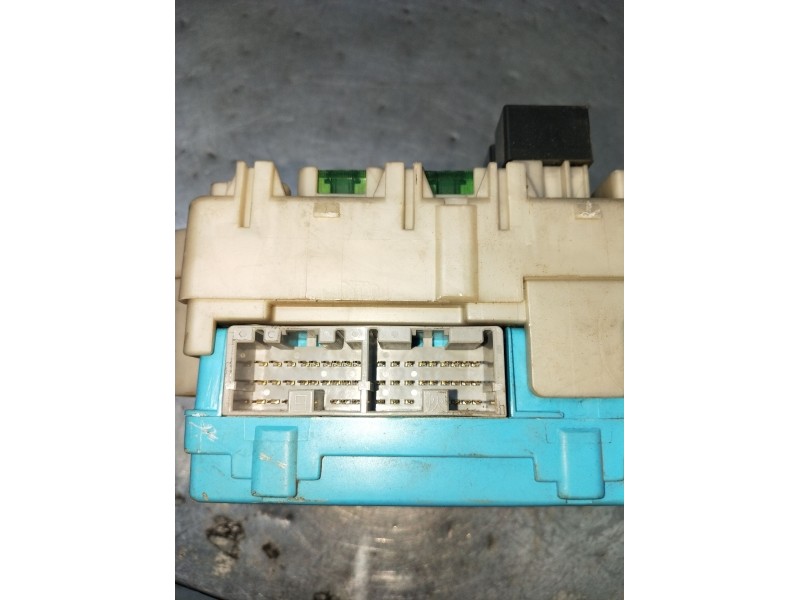 Recambio de caja reles / fusibles para mitsubishi montero iv (v8_w, v9_w) 3.2 di-d 4wd (v98w, v88w) referencia OEM IAM G8C527M4 