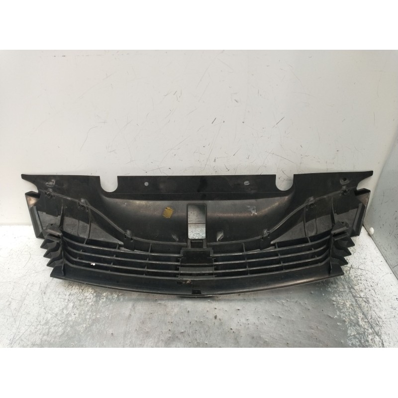 Recambio de rejilla delantera para renault laguna ii grandtour (kg0/1_) 1.9 dci (kg0g) referencia OEM IAM   02
