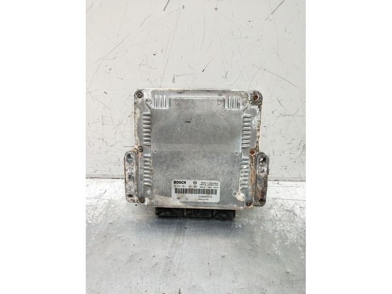 Recambio de centralita motor uce para renault laguna ii grandtour (kg0/1_) 1.9 dci (kg0g) referencia OEM IAM 0281011101 82000954