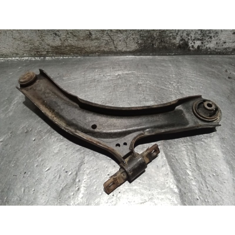 Recambio de brazo suspension inferior delantero izquierdo para nissan qashqai i (j10, nj10) 1.6 dci referencia OEM IAM   