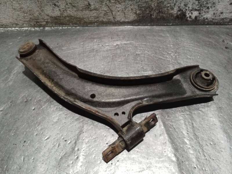 Recambio de brazo suspension inferior delantero izquierdo para nissan qashqai i (j10, nj10) 1.6 dci referencia OEM IAM   