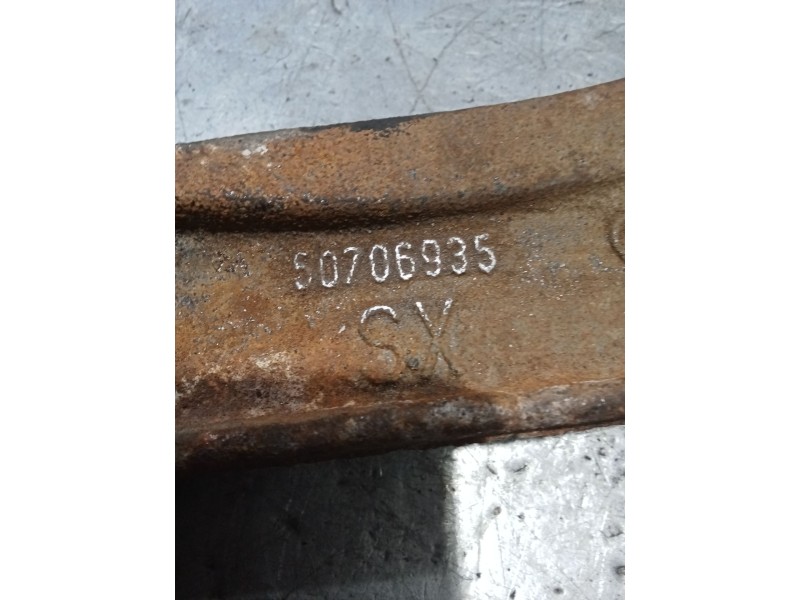 Recambio de brazo suspension inferior delantero izquierdo para peugeot boxer caja/chasis 2.2 hdi 120 referencia OEM IAM 50706935