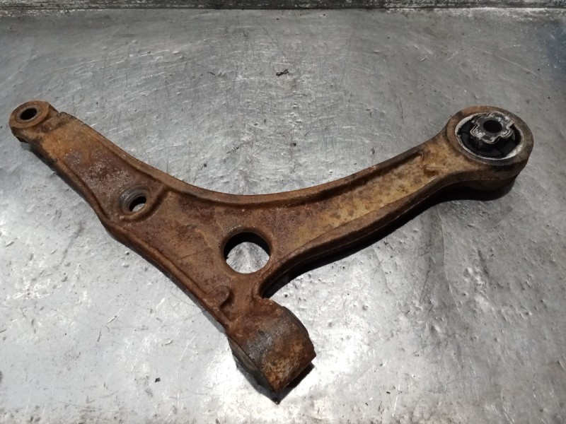 Recambio de brazo suspension inferior delantero izquierdo para peugeot boxer caja/chasis 2.2 hdi 120 referencia OEM IAM 50706935